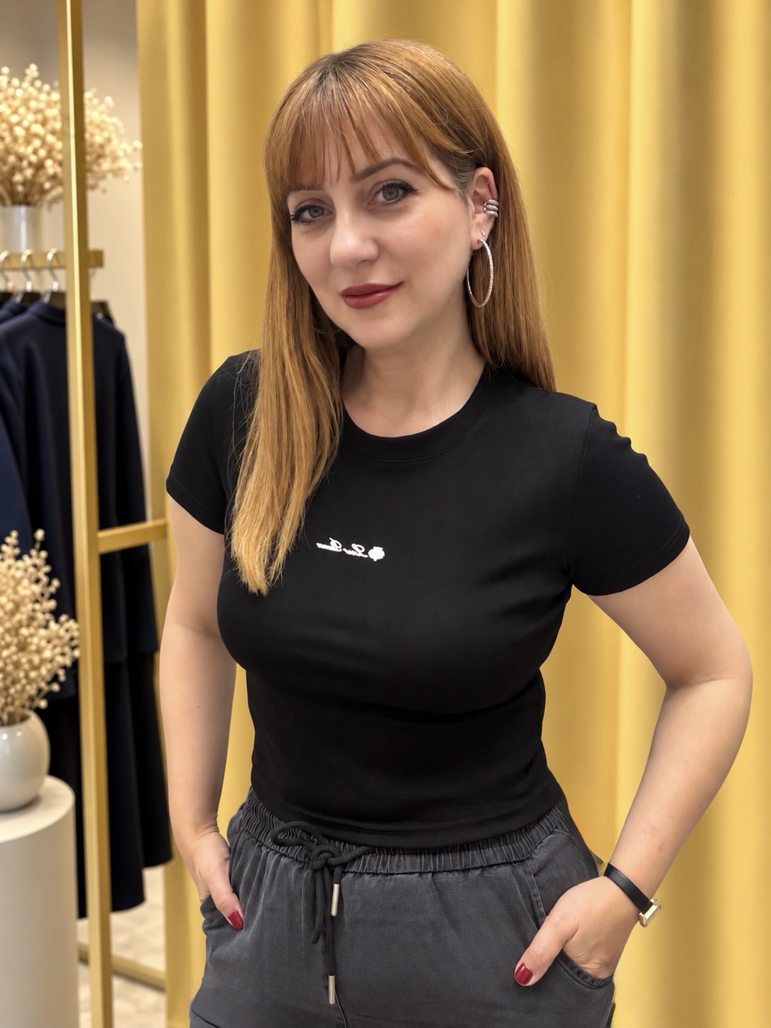 4cb7ee90-6953-44ff-b961-8f34eba0a11e Siyah kısa tshirt - Görsel 1