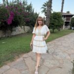 Fistolu Beyaz Elbise